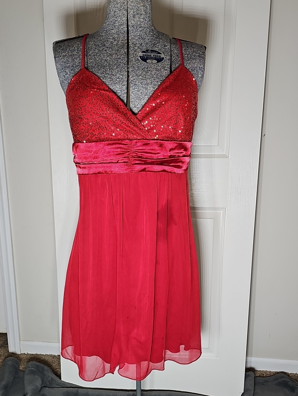 Taboo Red Sequin V-Neck Chiffon Party Dress Y2K Clubwear 16" Flat Waist Size S
